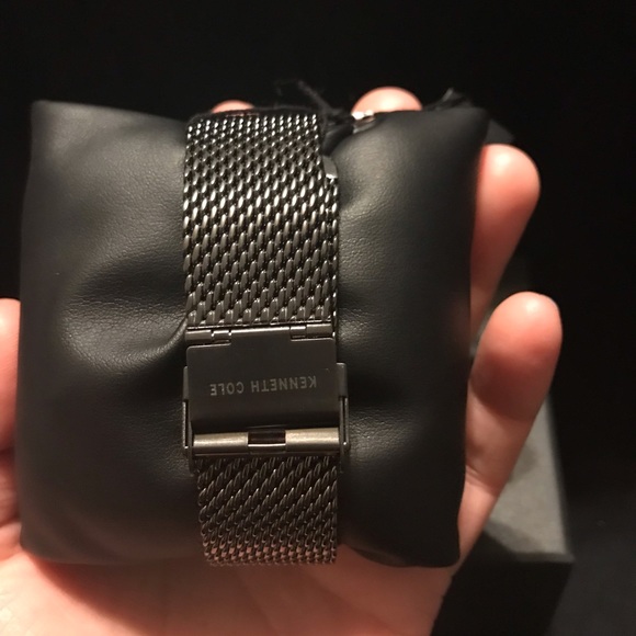 Watch - Picture 2 of 3